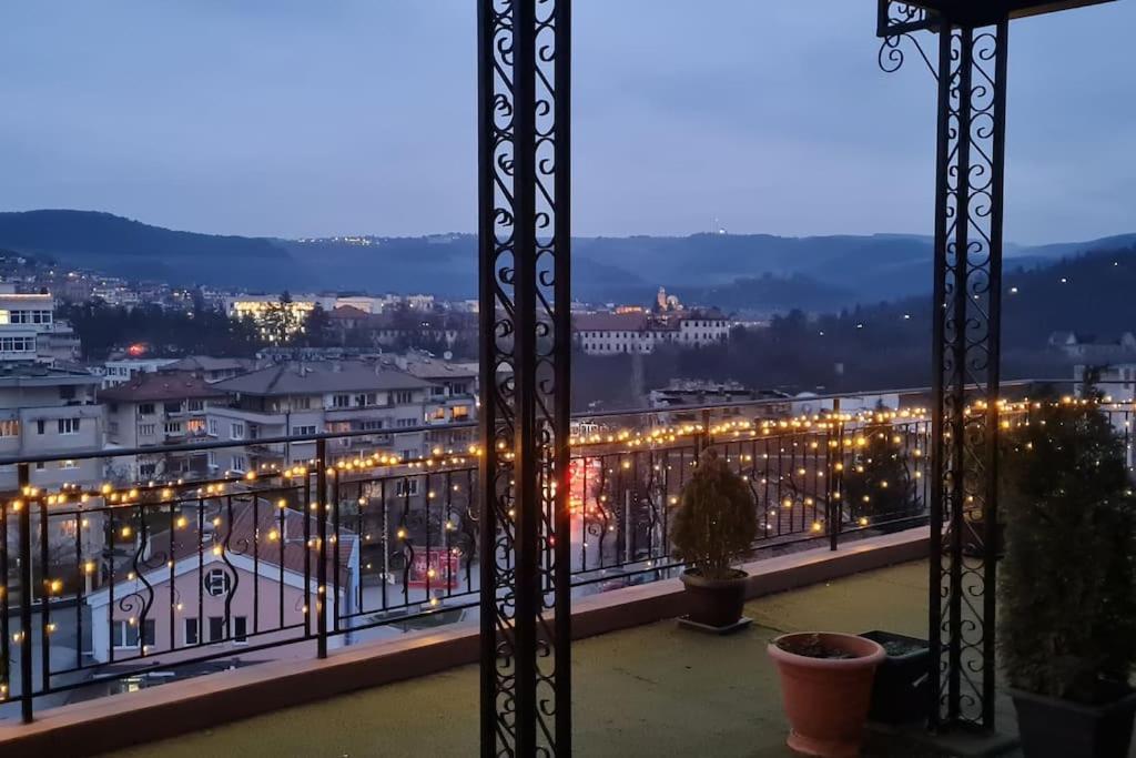 Unique Studio- Great Balcony And View! Parking Possibility! Veliko Tŭrnovo Eksteriør bilde