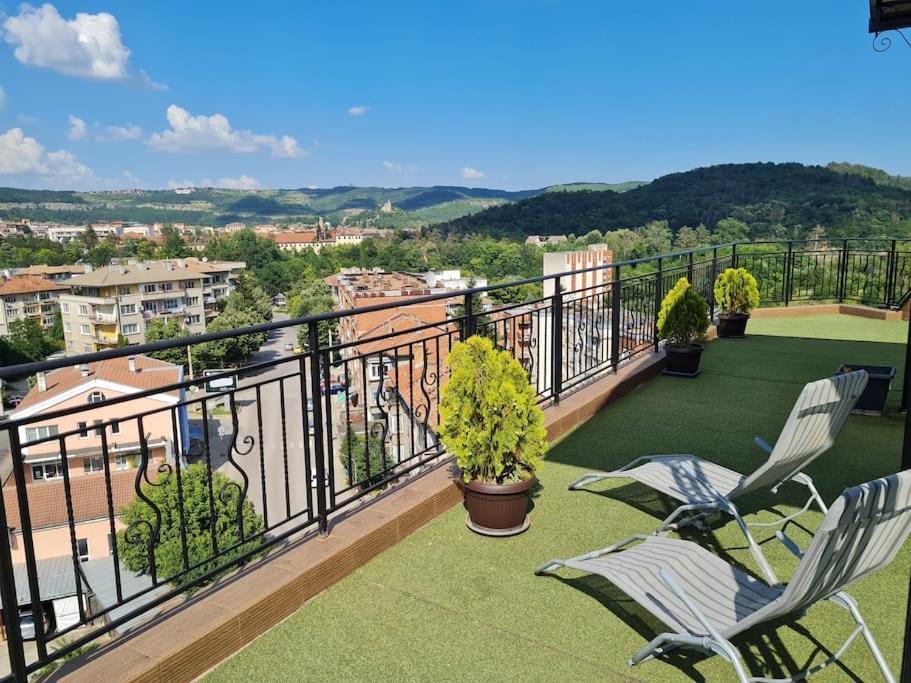Unique Studio- Great Balcony And View! Parking Possibility! Veliko Tŭrnovo Eksteriør bilde