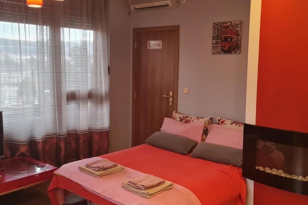 Unique Studio- Great Balcony And View! Parking Possibility! Veliko Tŭrnovo Eksteriør bilde