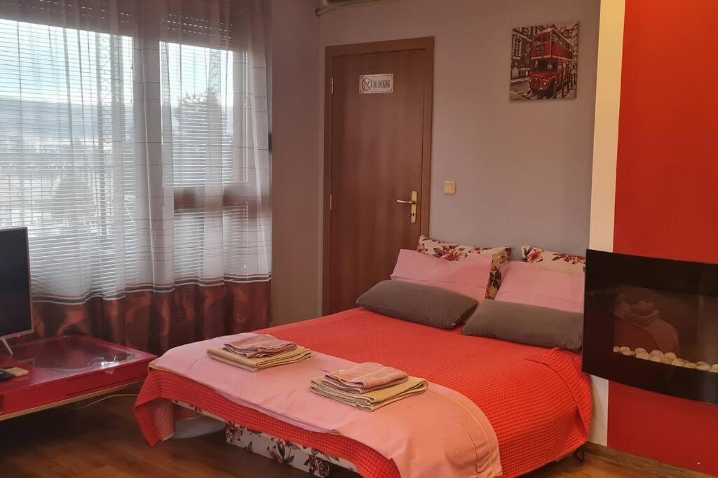 Unique Studio- Great Balcony And View! Parking Possibility! Veliko Tŭrnovo Eksteriør bilde